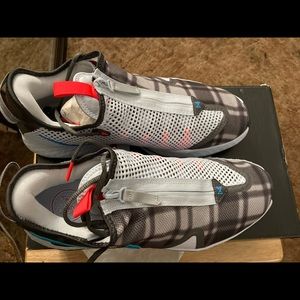 Paul George 4/ Football grey/ Laser blue